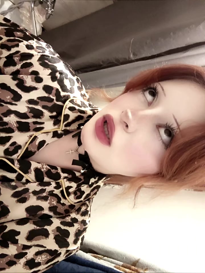 @лу́на я