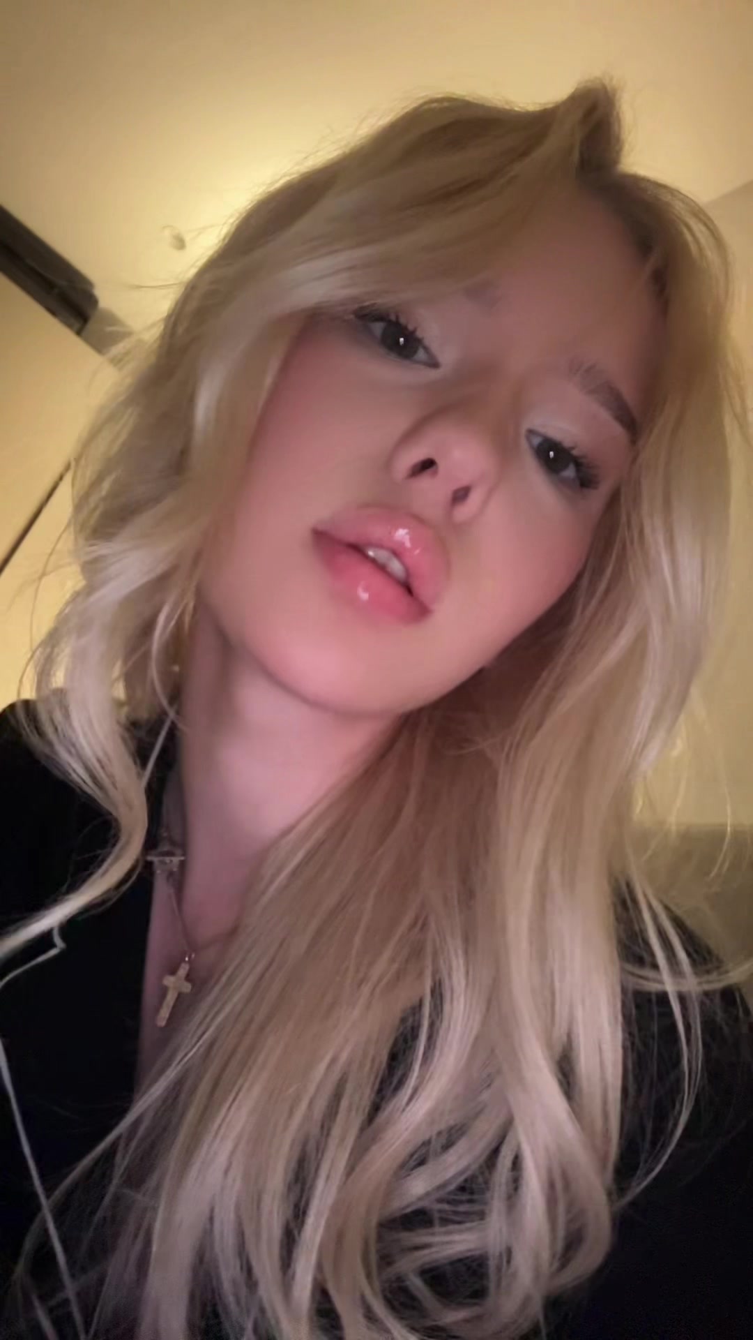 @𝐩𝐨𝐥𝐢𝐧𝐚