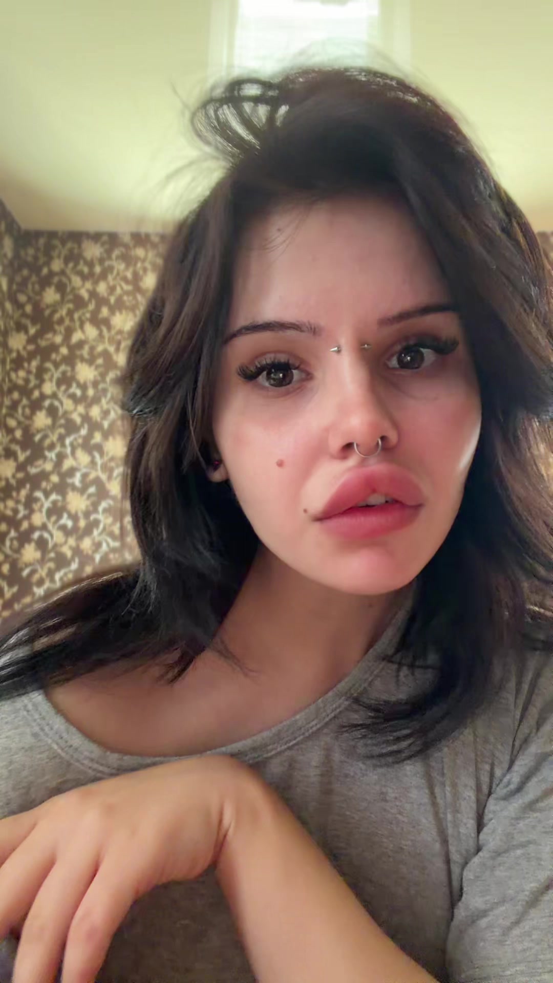 @тгк : анастасия гнидa