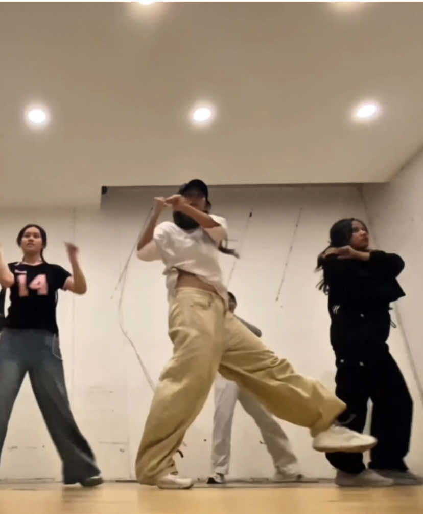 @vay_dance