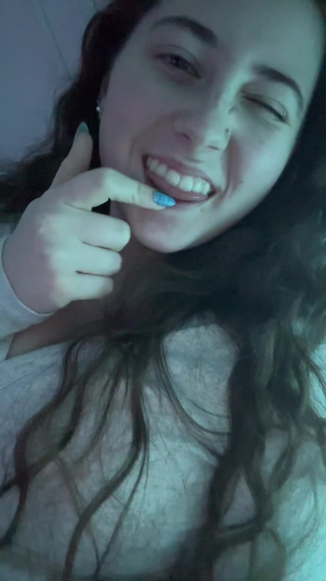 @🦈