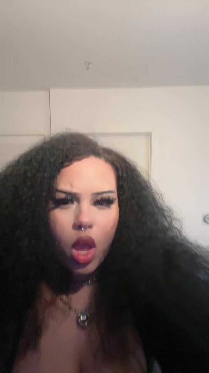 @sad&eacute;