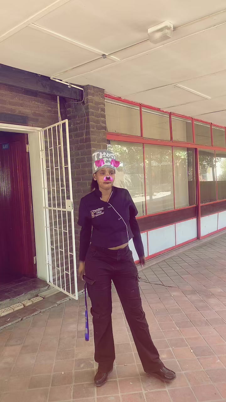 @L&egrave;&euml; Mnguni