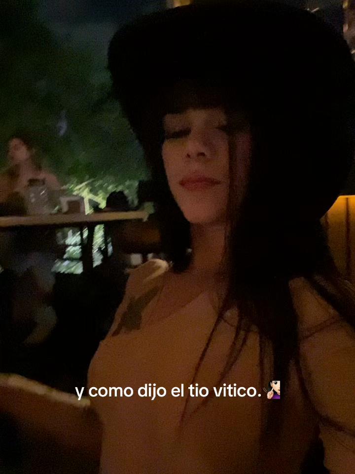 @v 🤍🦢