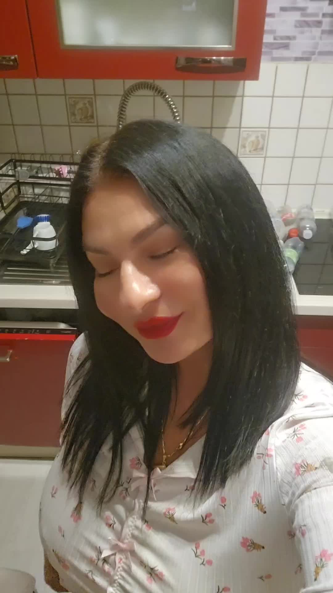 @roxy81