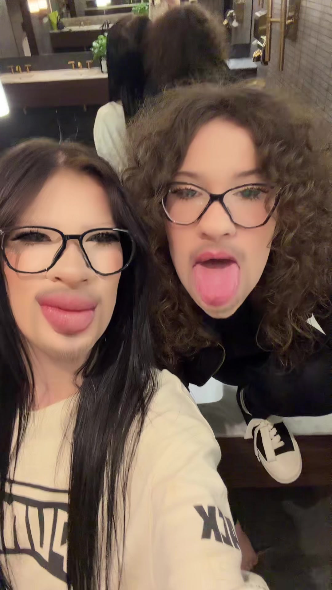 @evviks