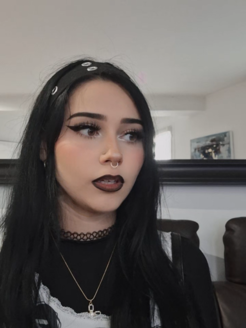 @☽✞𝕷𝖊𝖘𝖑𝒚✞☾