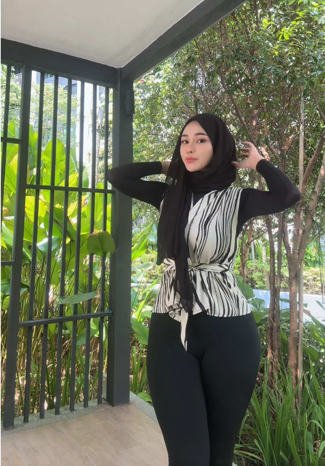 @Mia_Razak9