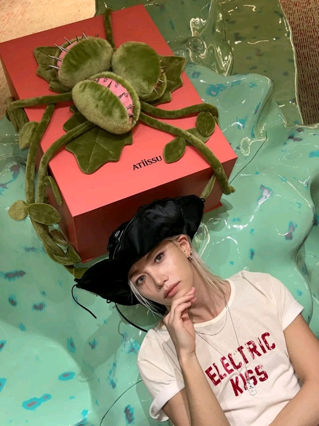 @𝓜