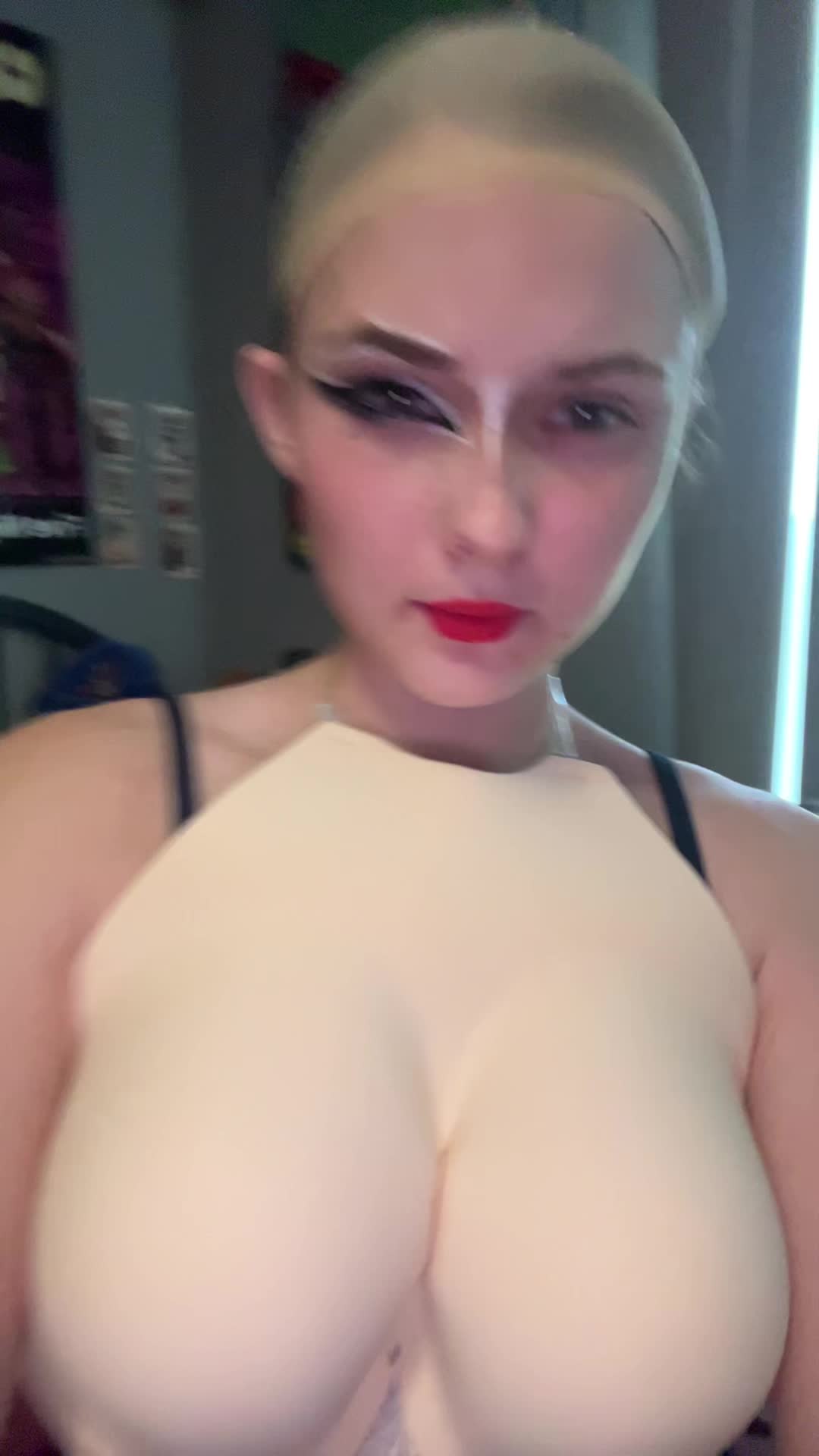 @Witheredonix 😼