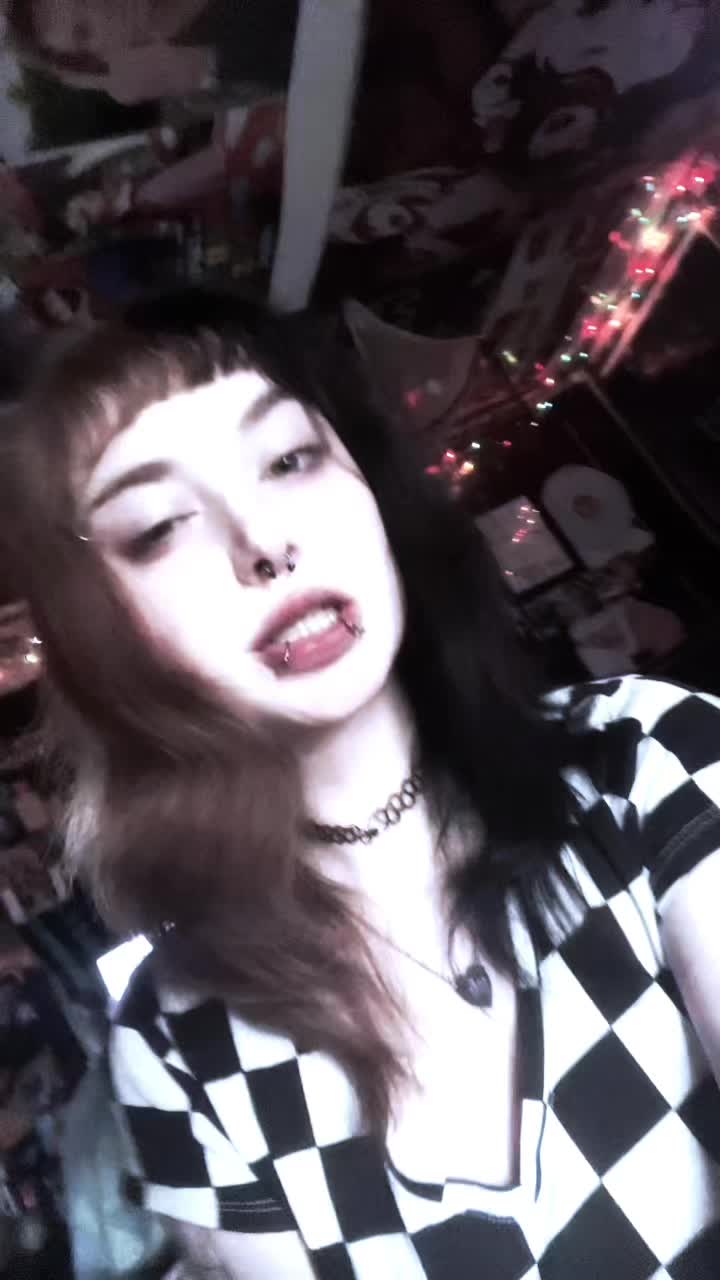 @𝐋𝐘𝐍𝐒𝐈𖤐 (INACTIVE)