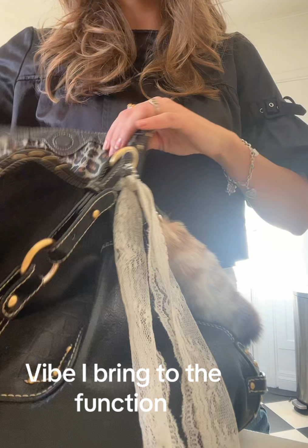 @Ava