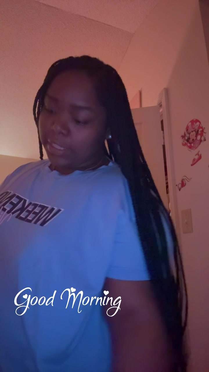 @Alicia Lasha&eacute;