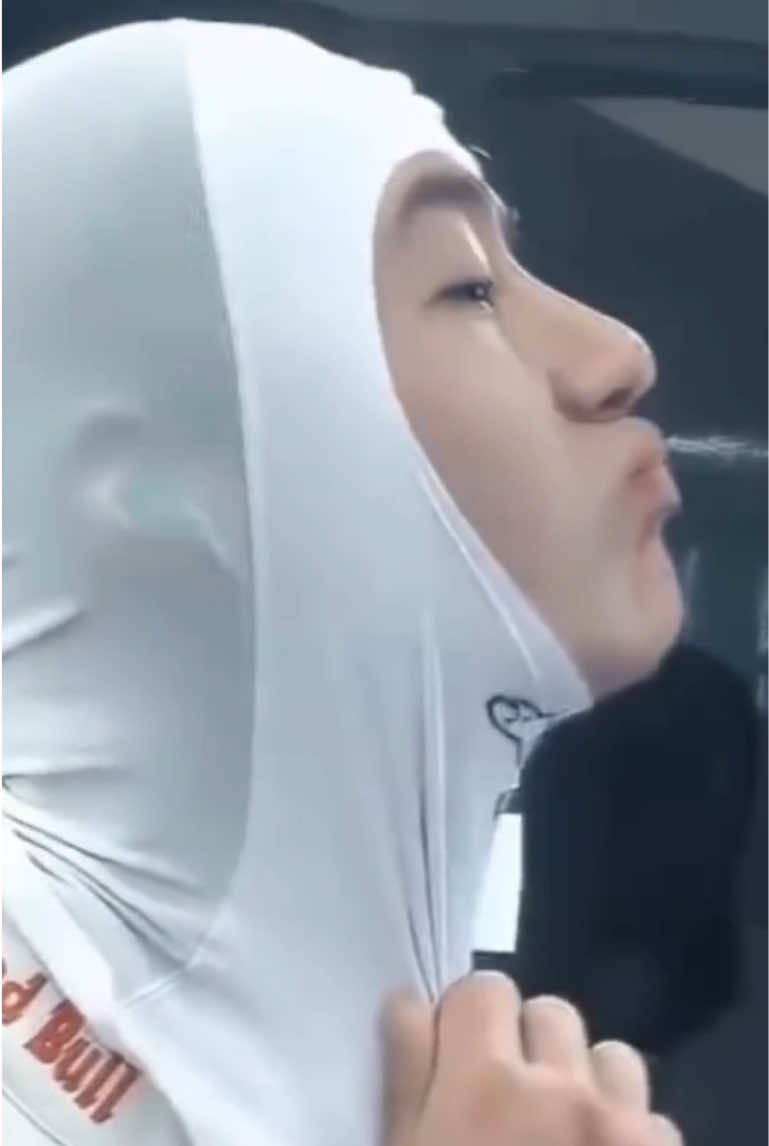 @𝑭𝒆𝒓𝒏❤︎︎王一博•𝒀𝑰𝑩𝑶 𝟖𝟓💚