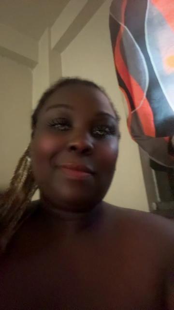 @Queenquana:Wig Influencer