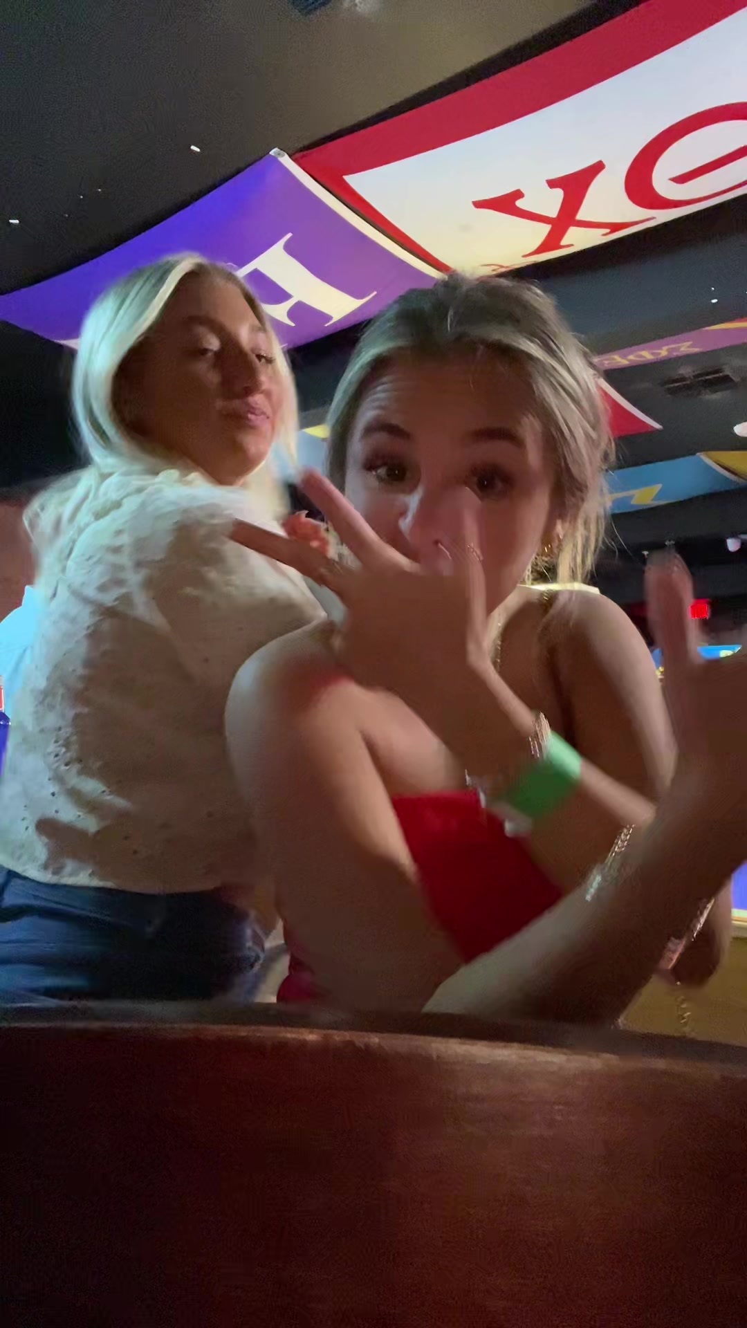 @CHLOMONEY$