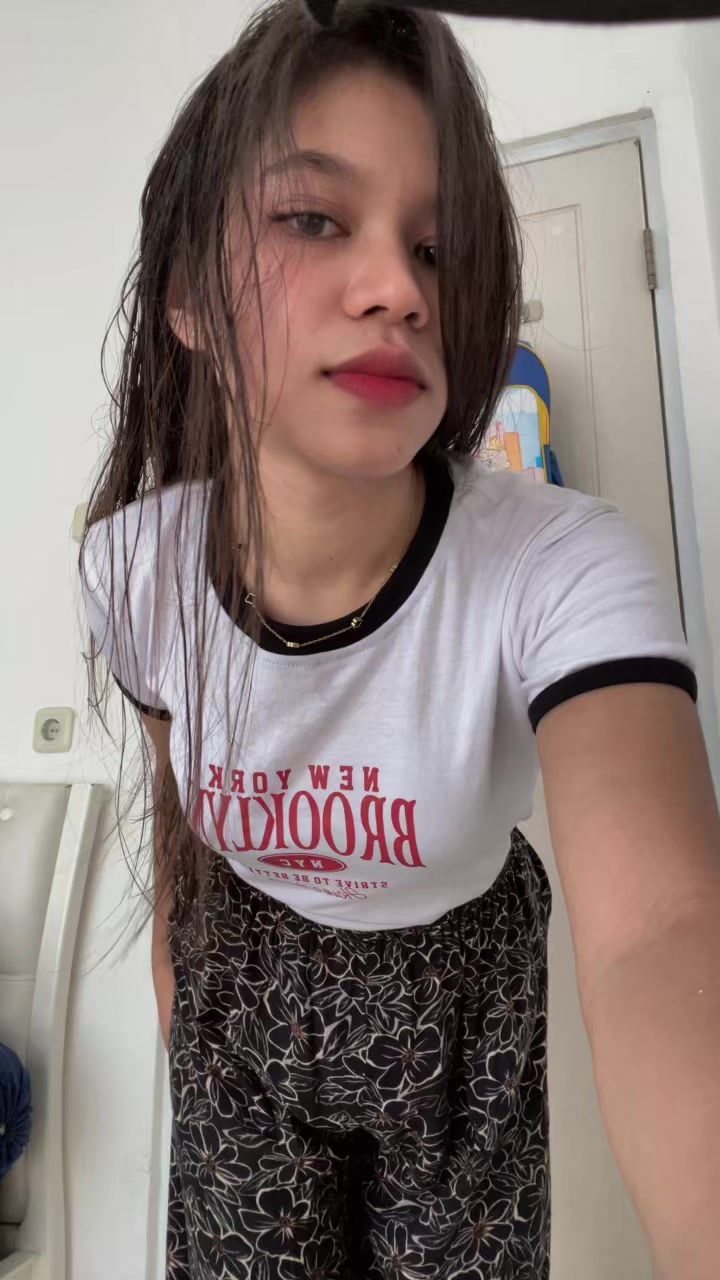 @Ay🦋