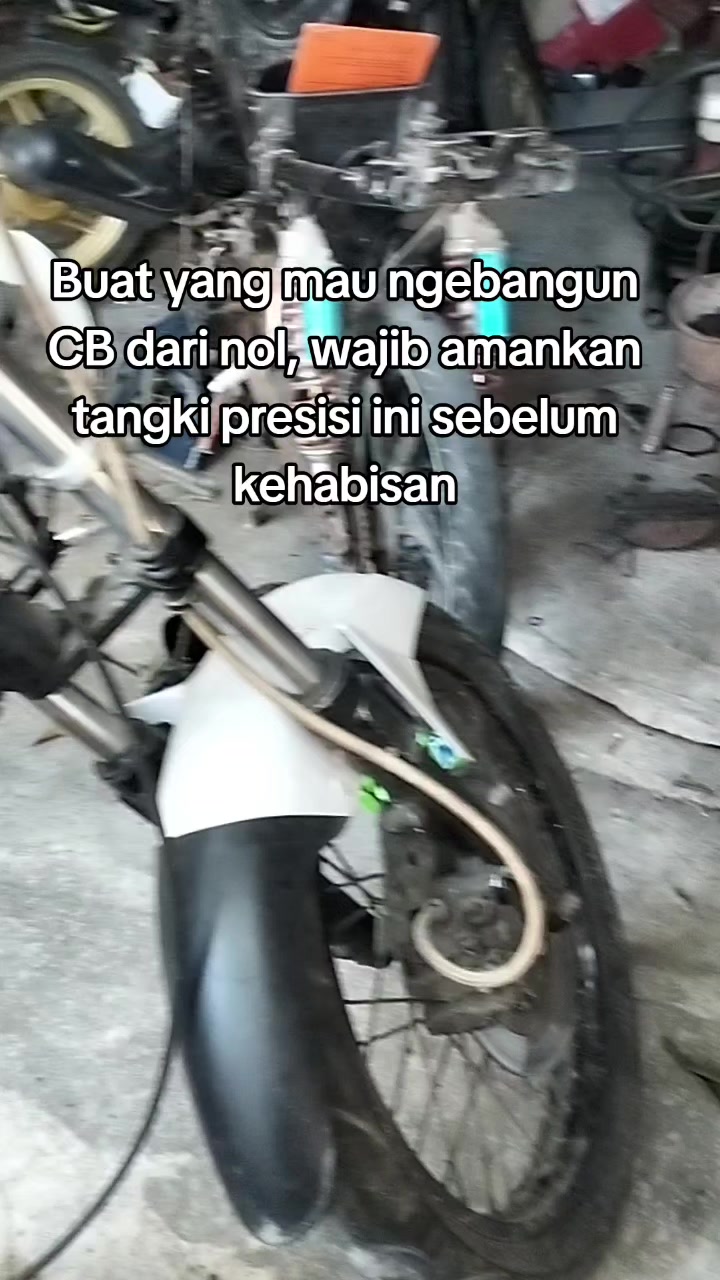 @Ayuu