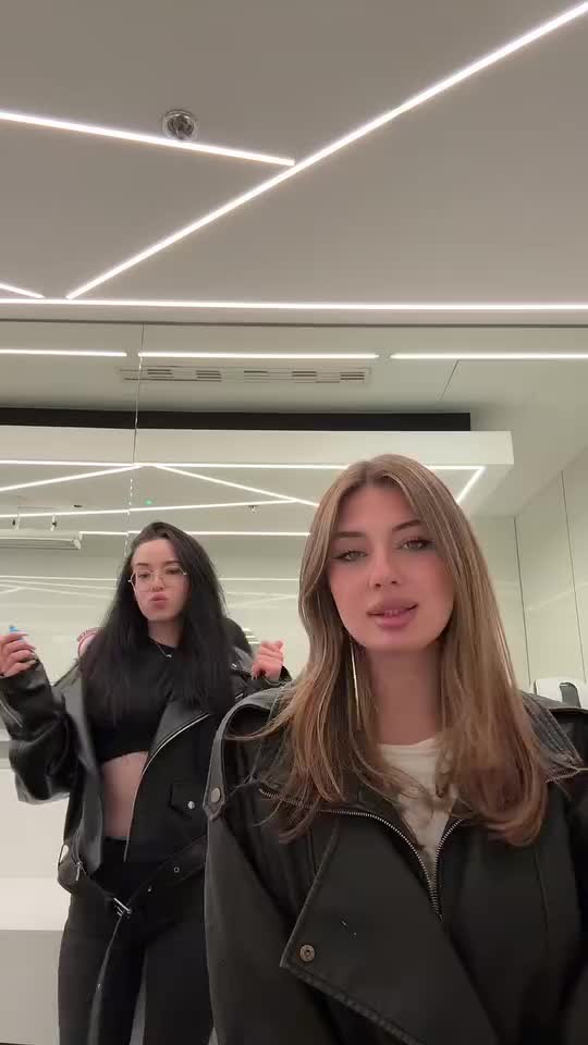 @Angela.