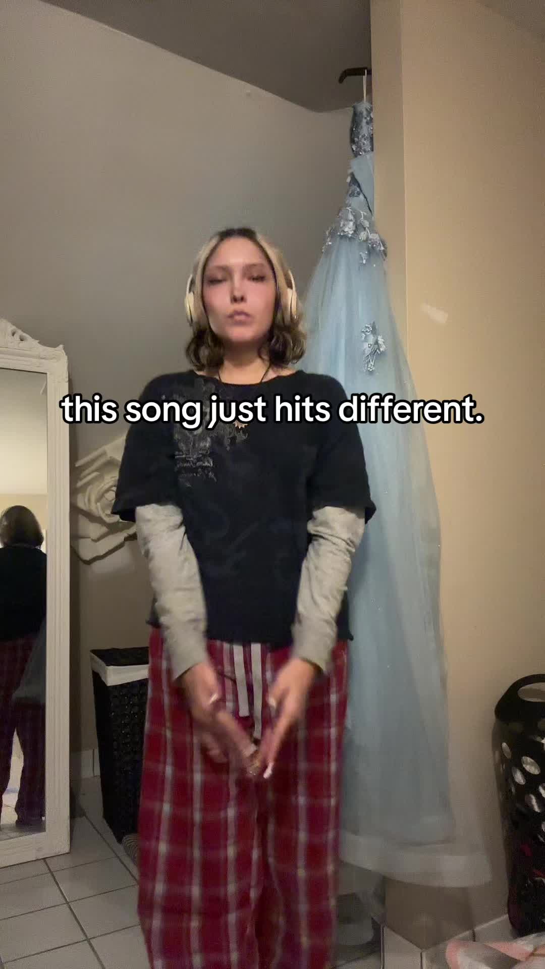 @Bella