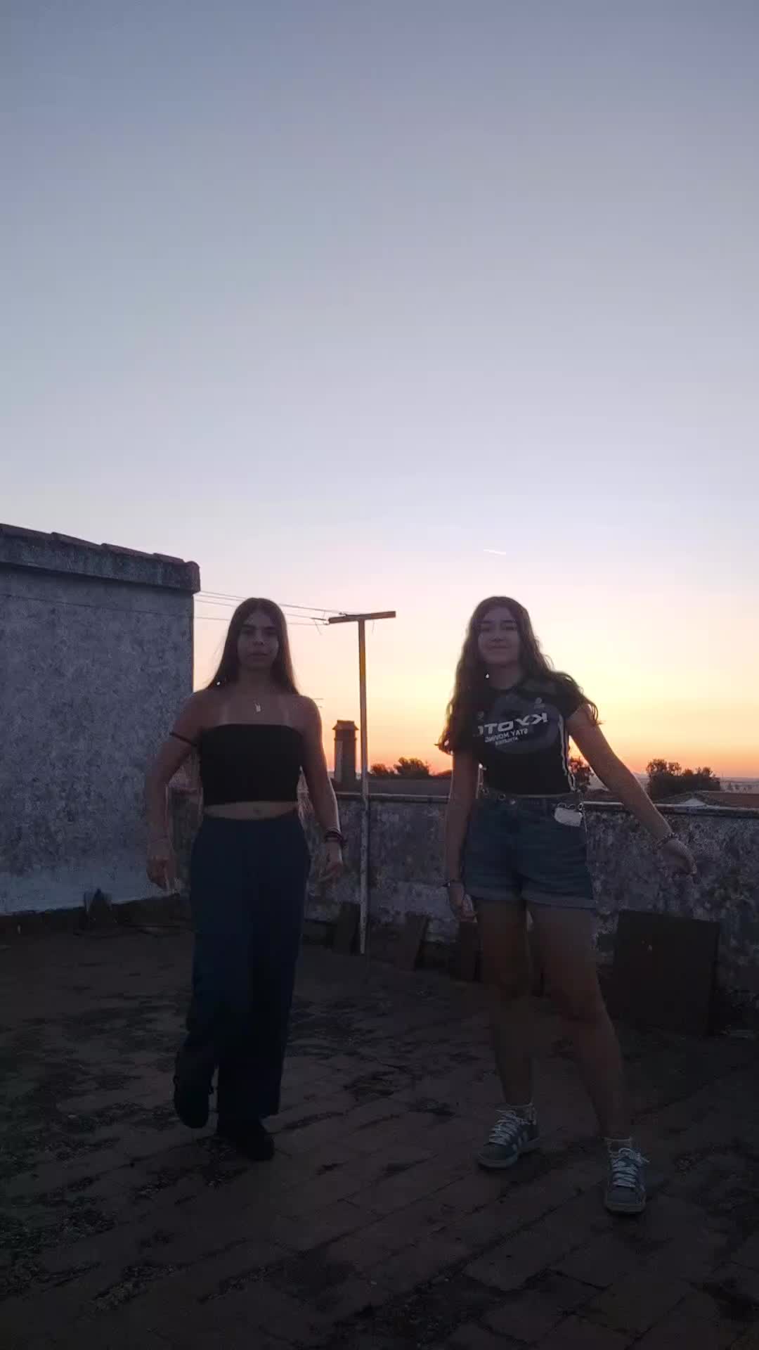 @𝓒𝓪𝓻𝓵𝓪𝓽𝓪