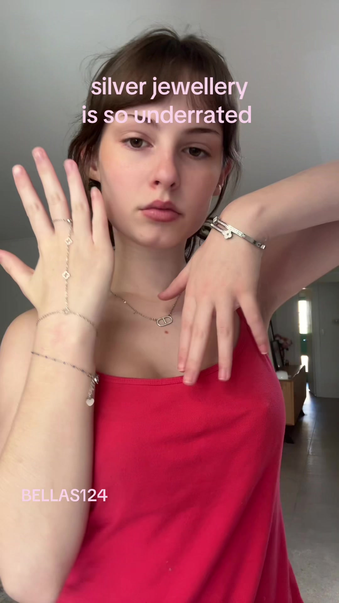 @bella❦