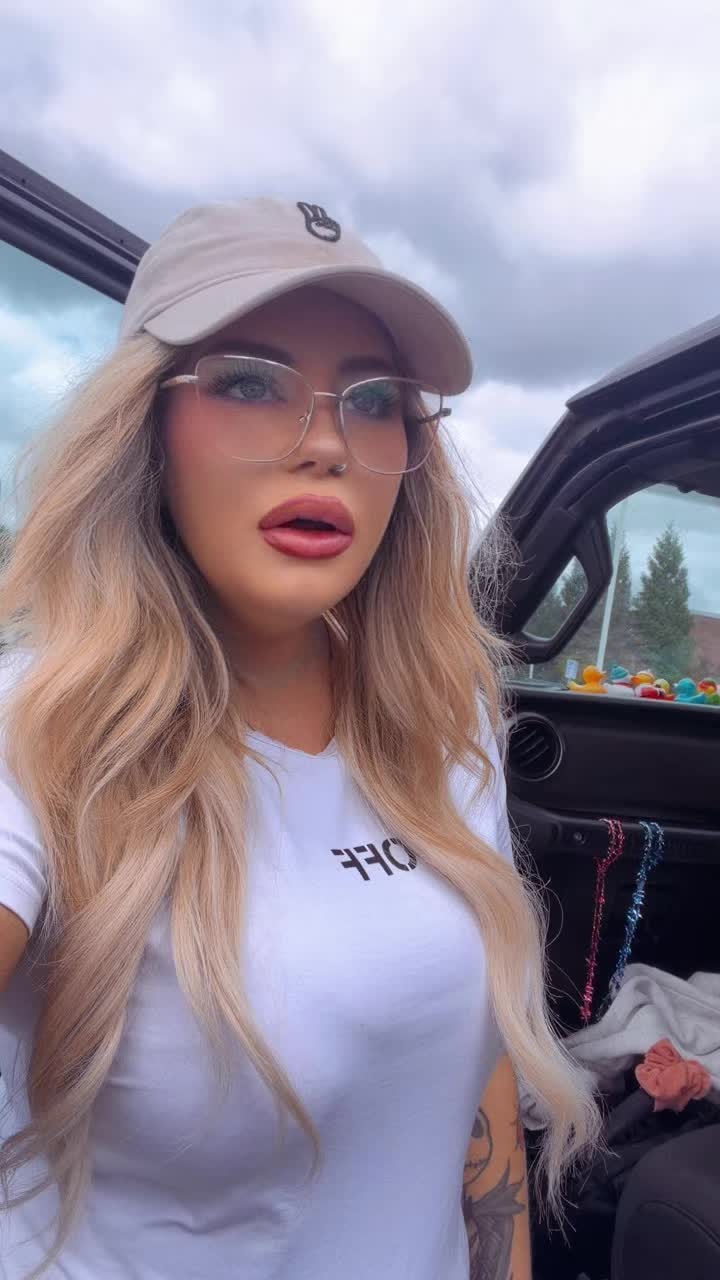@KristinaMarie✨✨