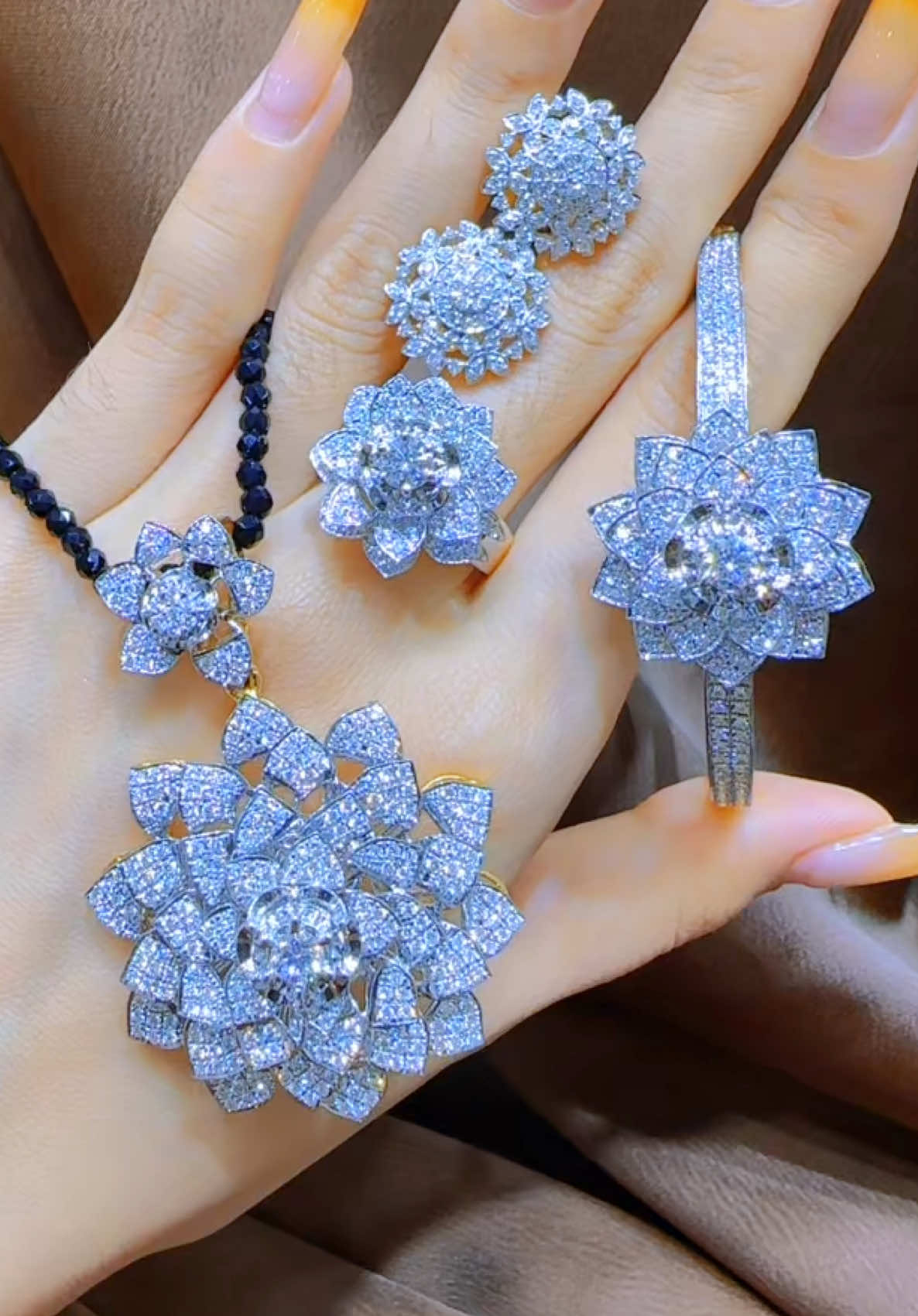 @LillyDiamond&JewelleryHouseYGN