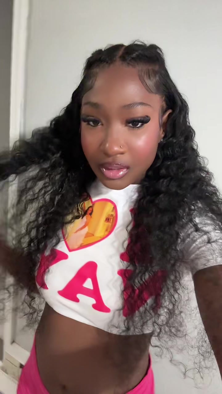 @Queenariiiberryyy🍓