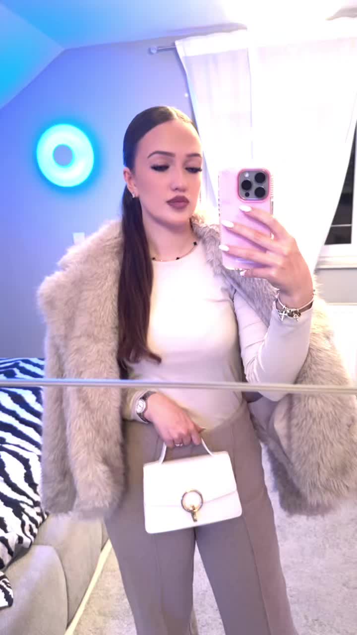 @laura