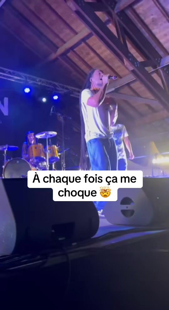 @M’Dezoen (Aime deux zoo haine)