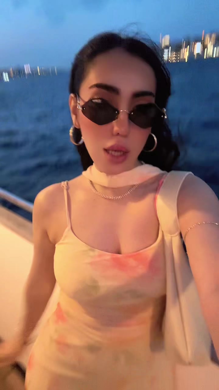 @👀