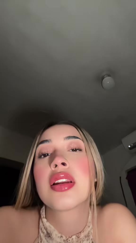@Alejandra Espeleta