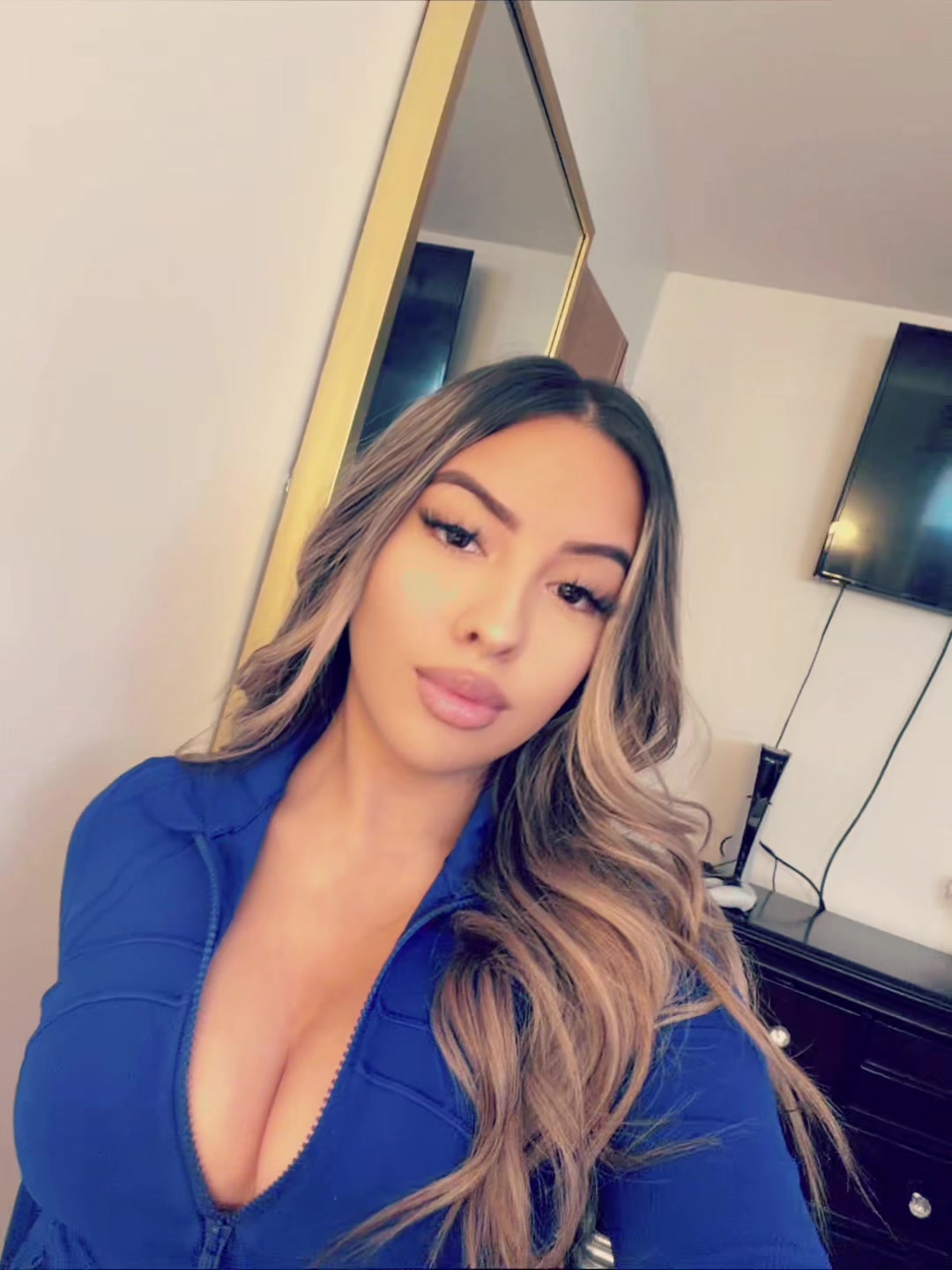 @Eliana ᥫ᭡