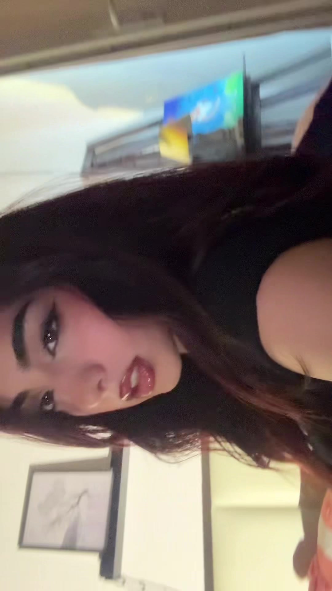 @ნია