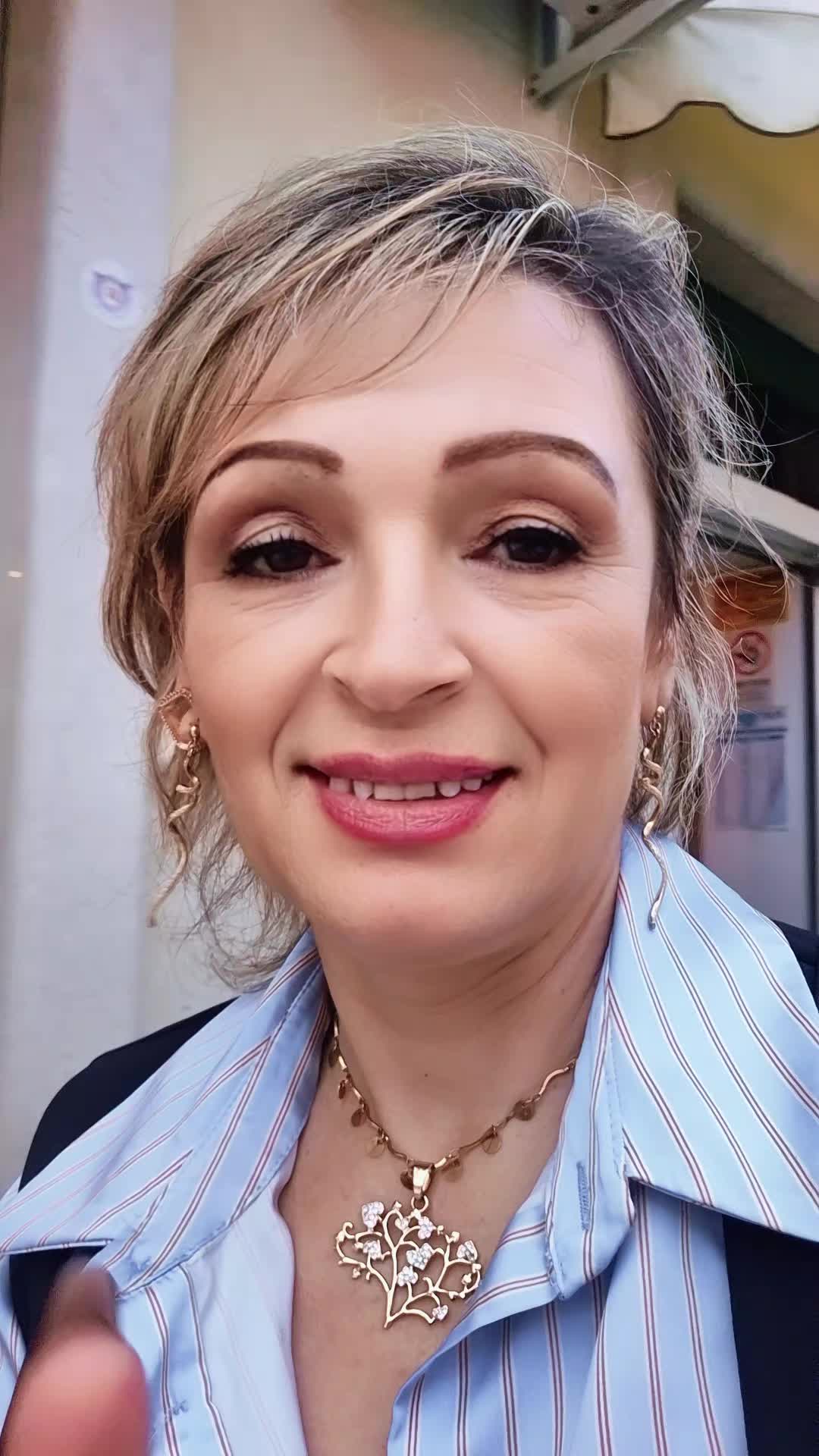 @GIULLIA FATA DE LA IA IASI