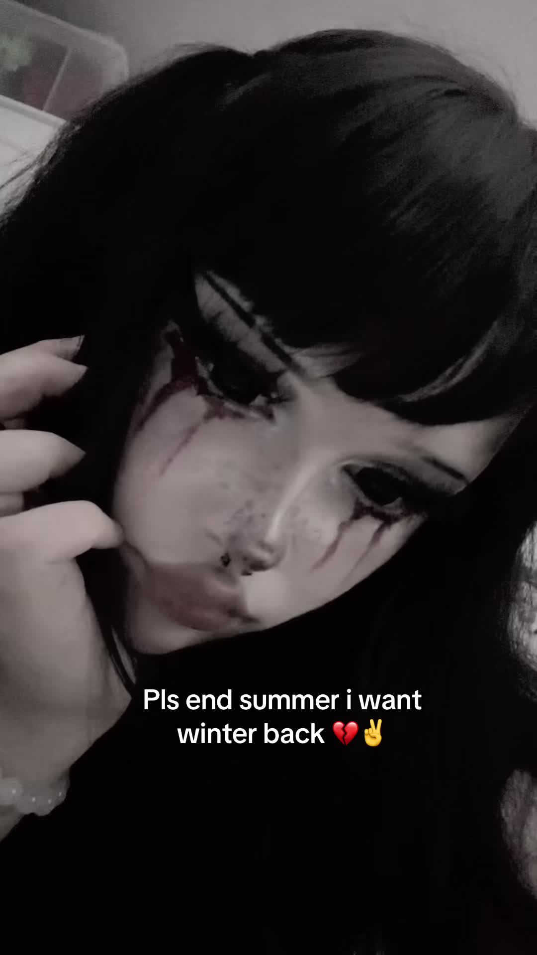@𖤐