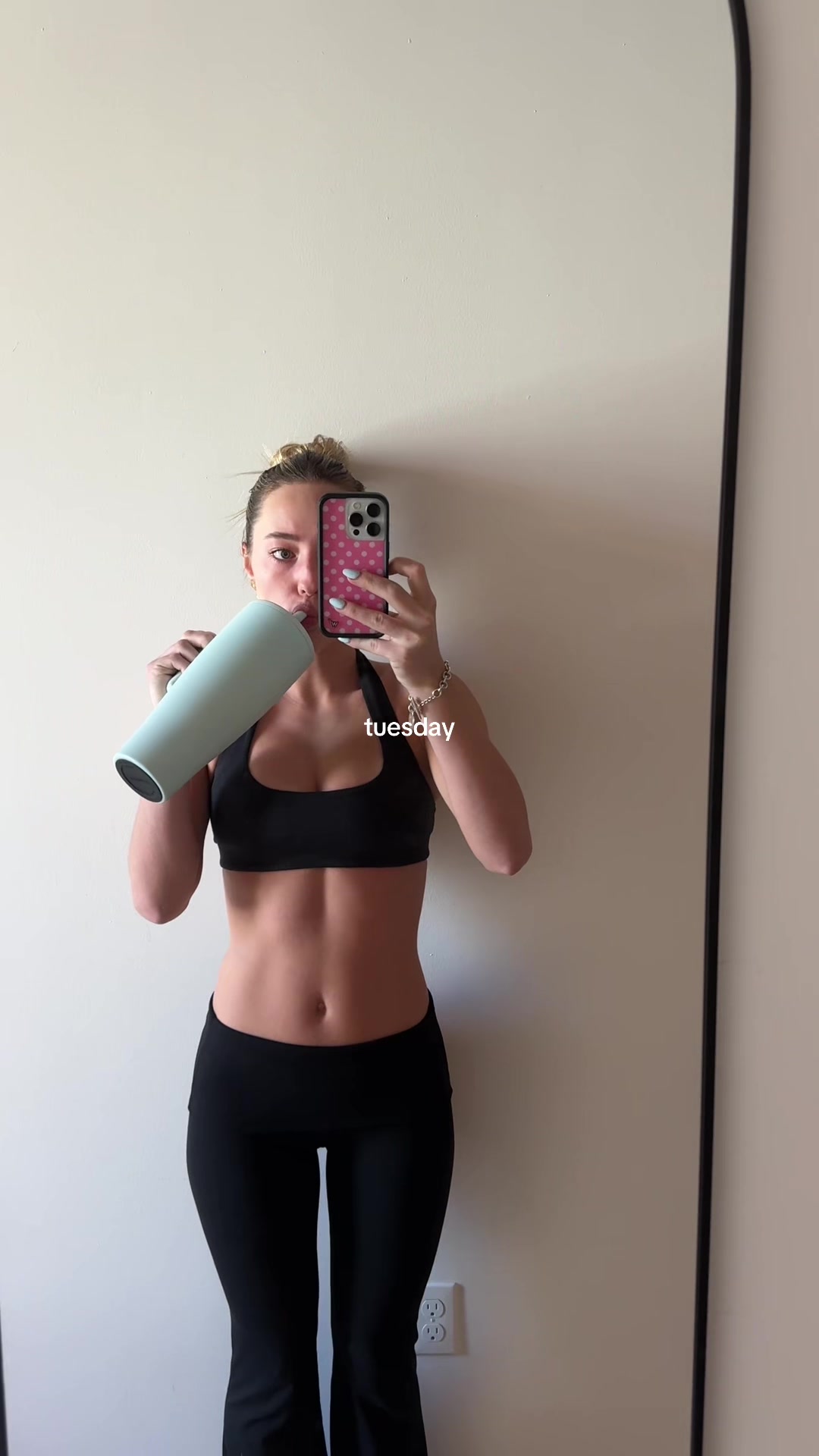 @olivia_sears