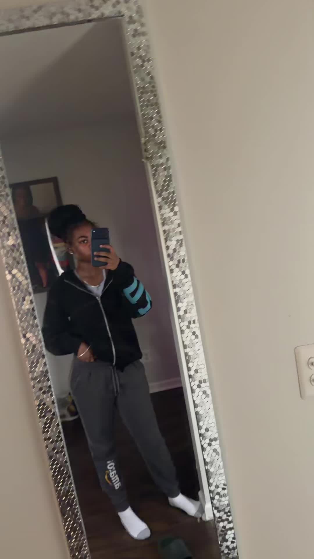 @mommybae