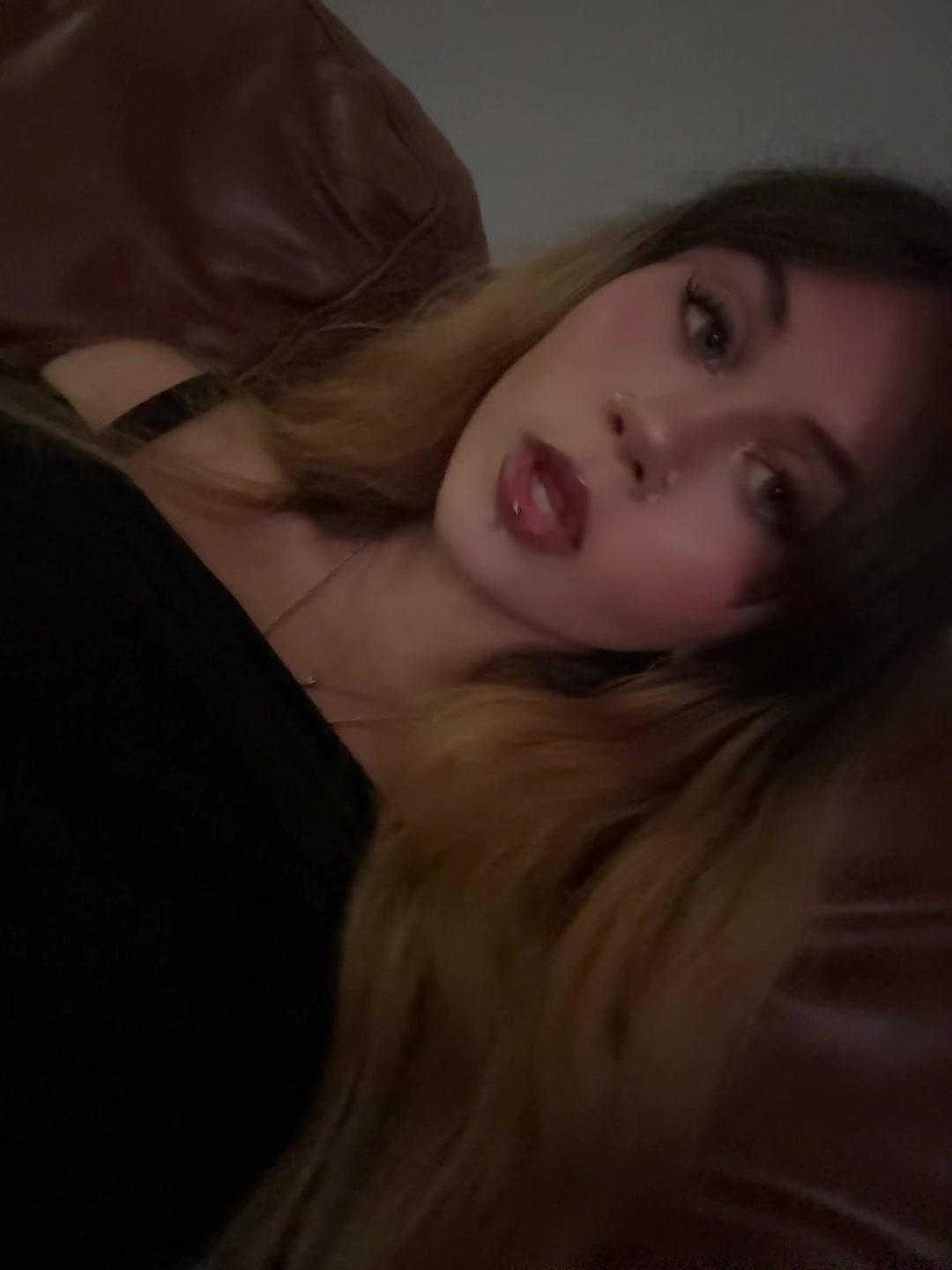 @lay 𖣂