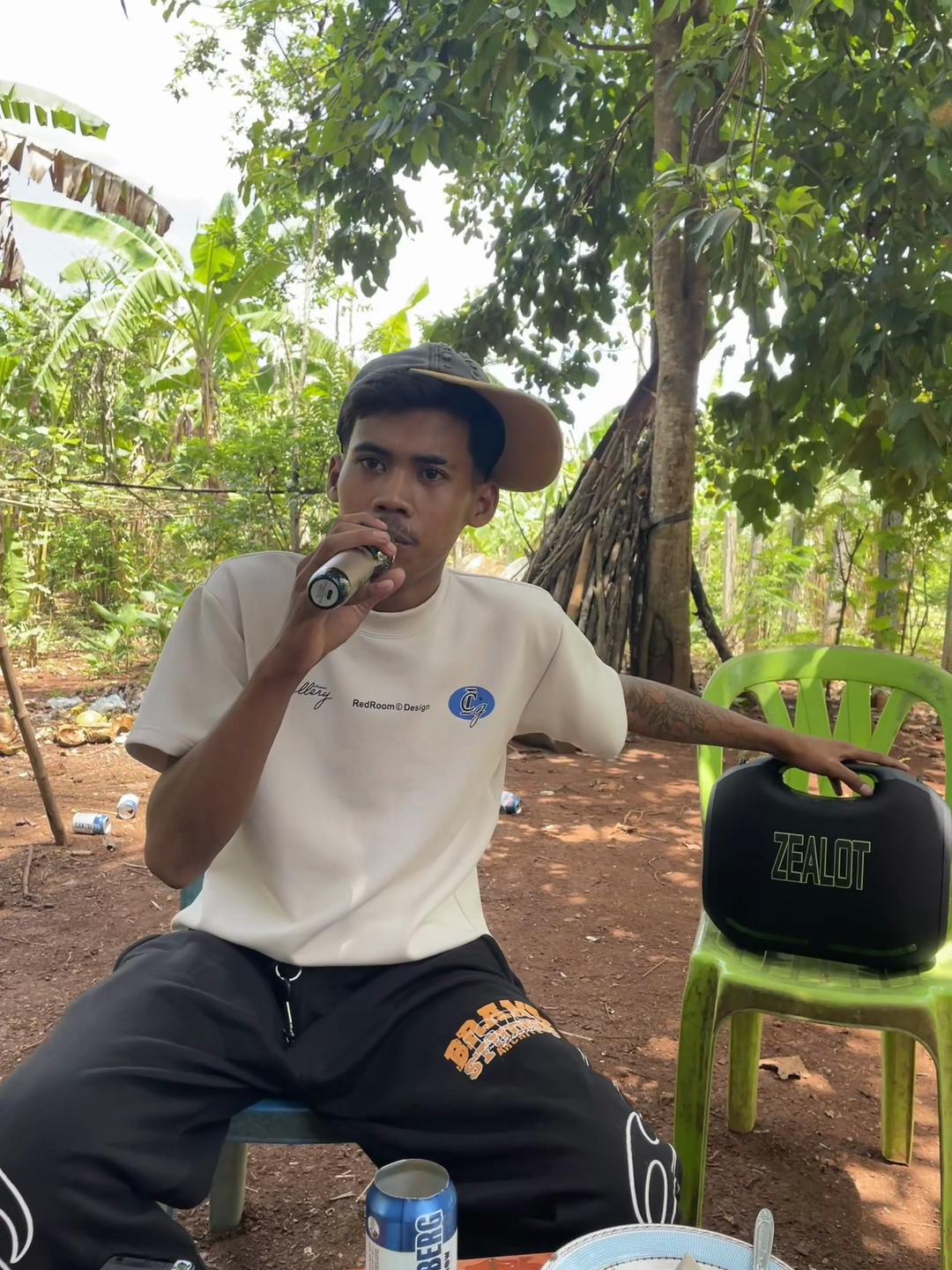 @R&hellip;🦅