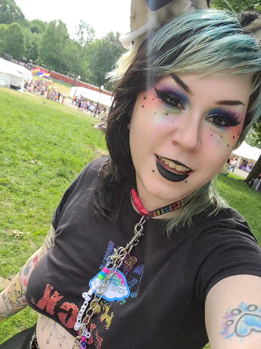 @Rainbow🏳️🌈Artist/Streamer🍃