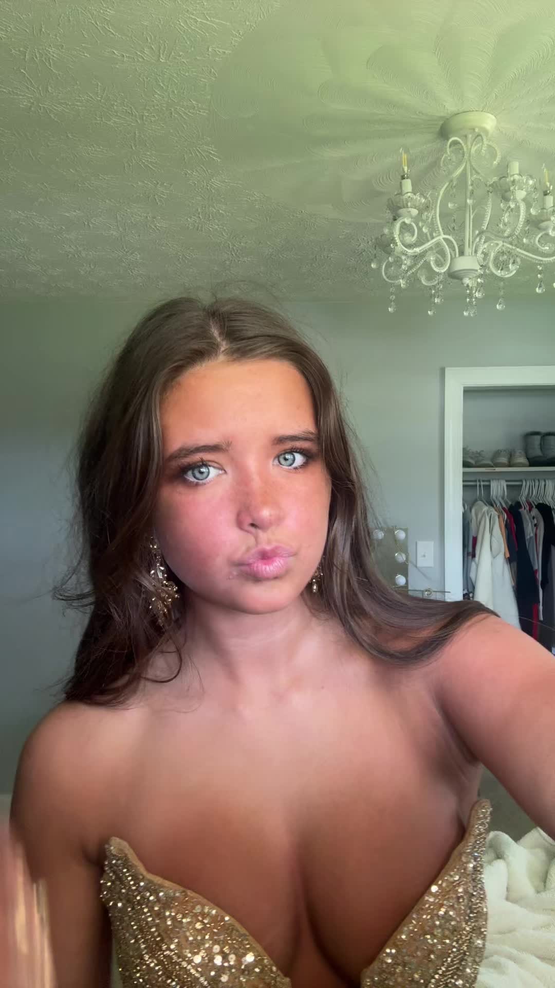 @Zailei Adkins