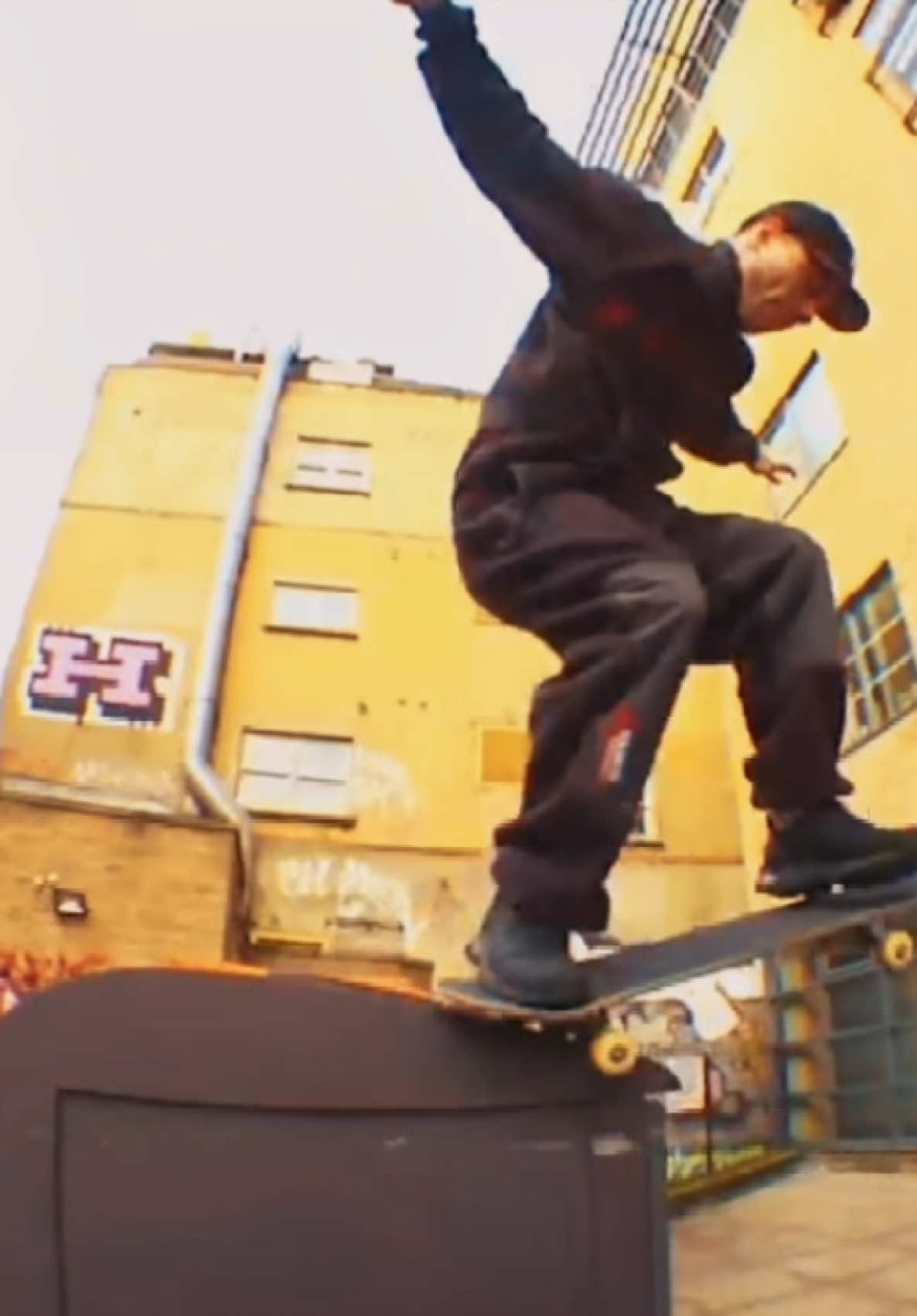 @Clipskateboard