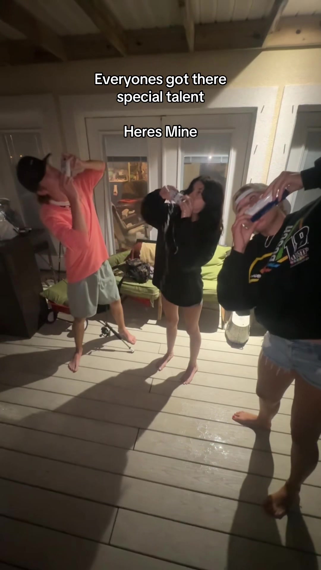 @️