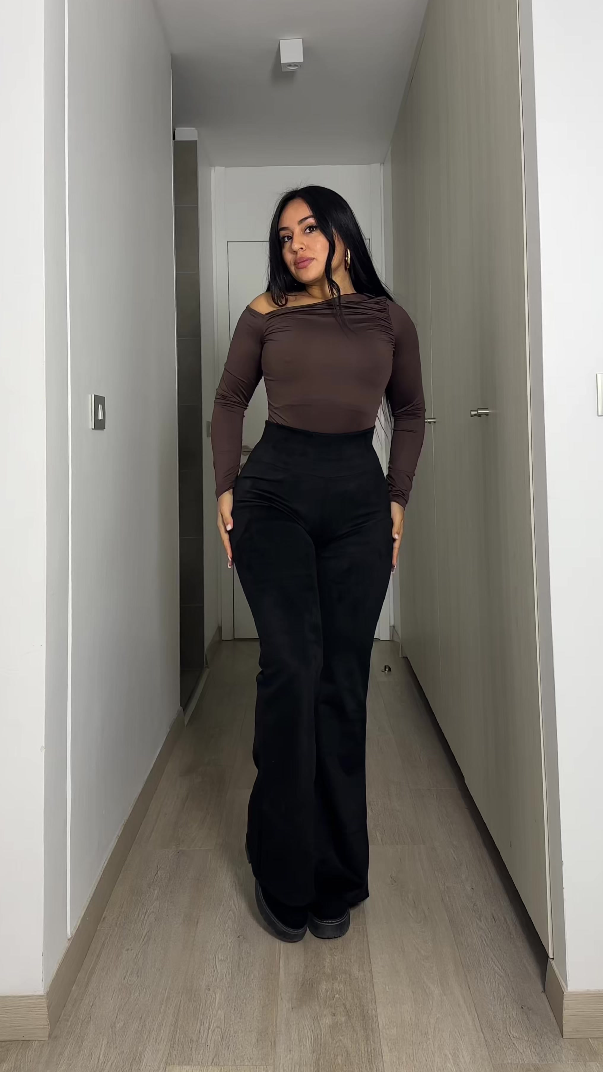 @𝐂𝐨𝐧𝐧𝐲𝐁𝐨𝐮𝐭𝐢𝐪𝐮𝐞