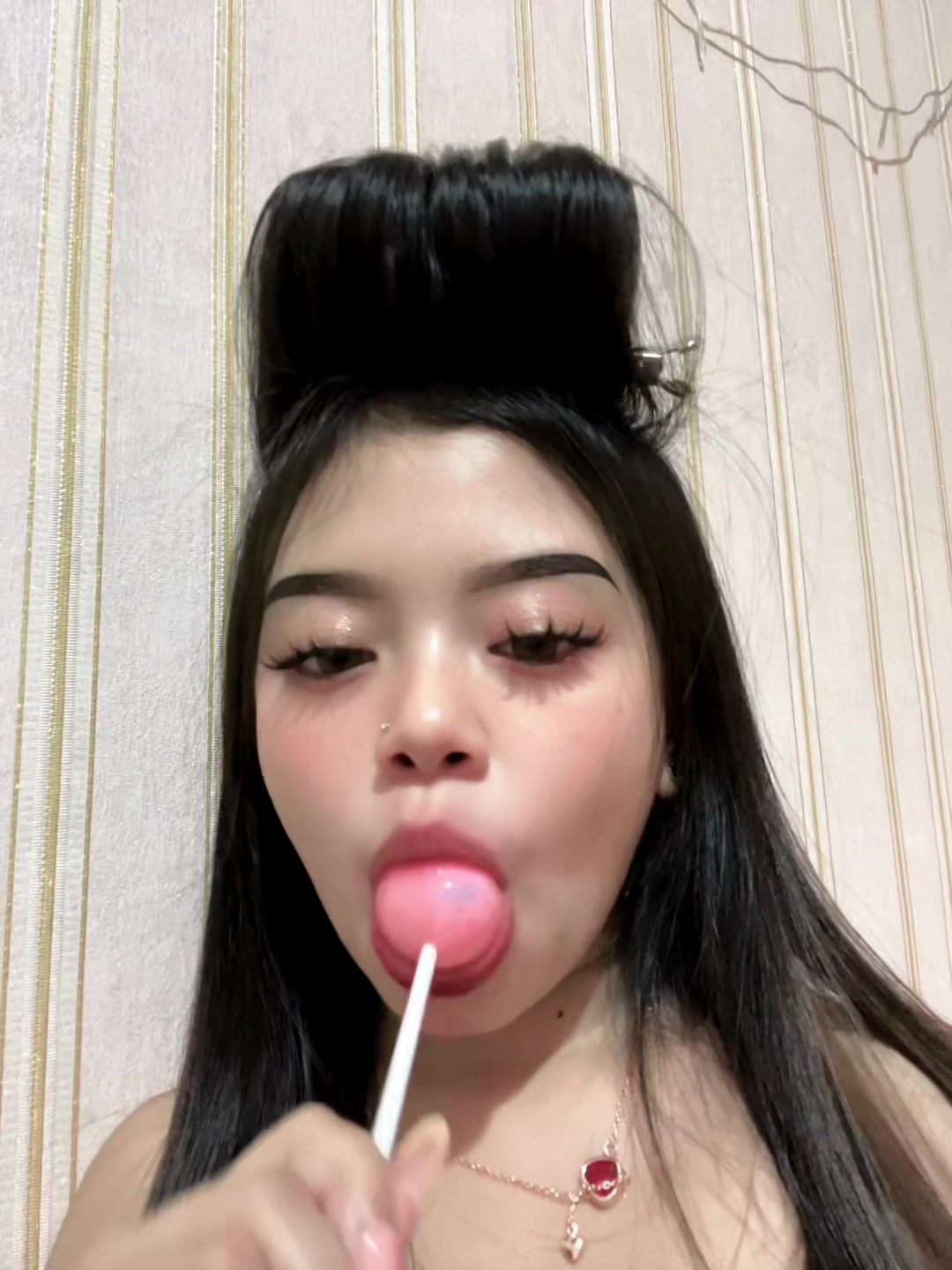 @Moniccc26__