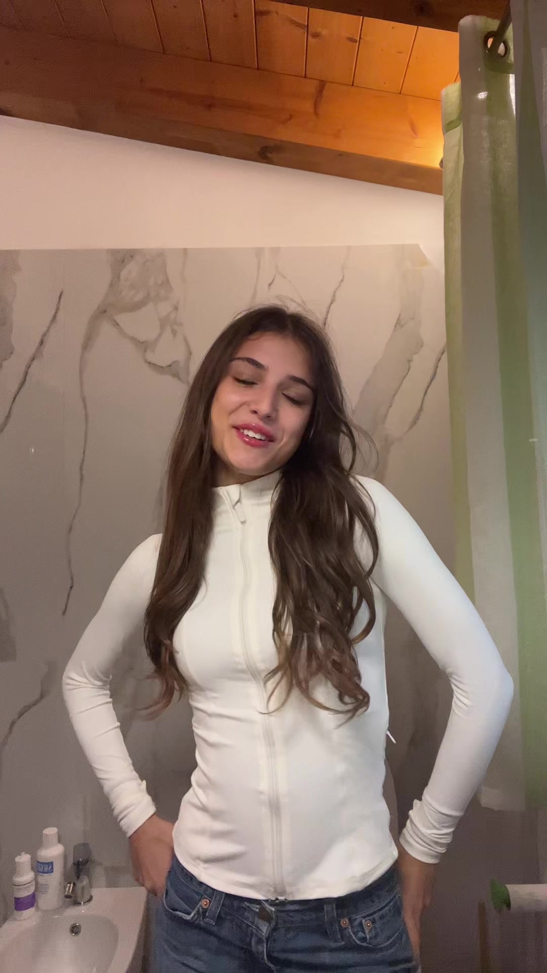 @𝓽𝓱𝓮𝓪.