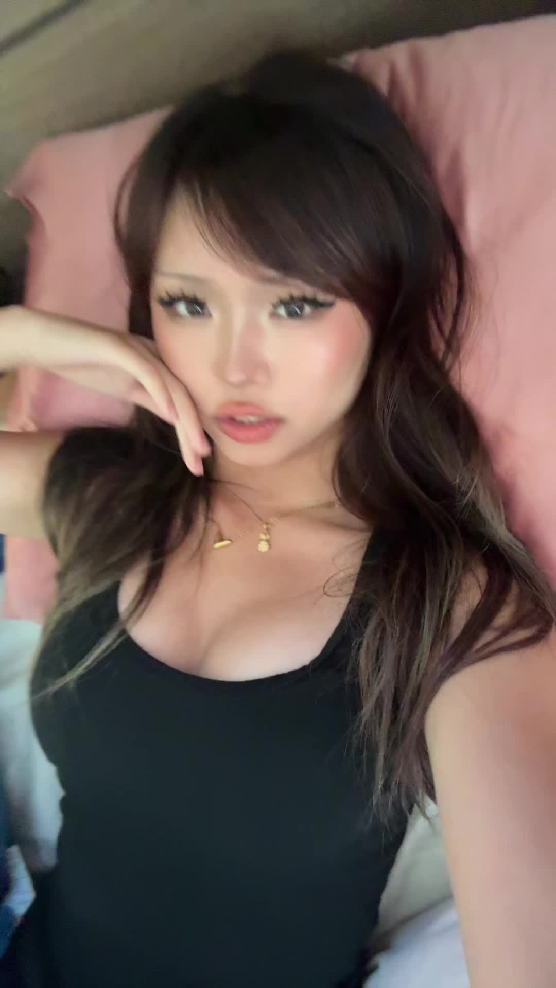 @v 🪷