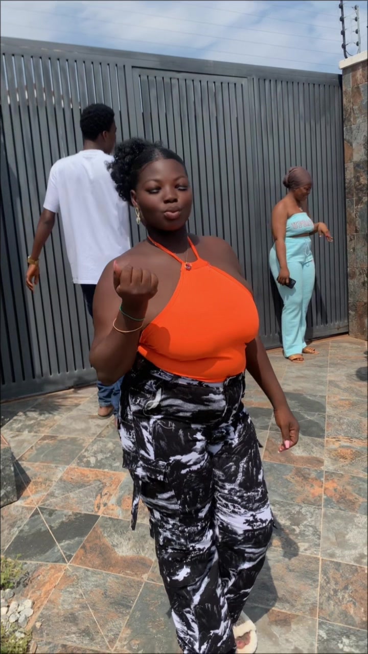 @Main wife of Rhych Hustler ❤️